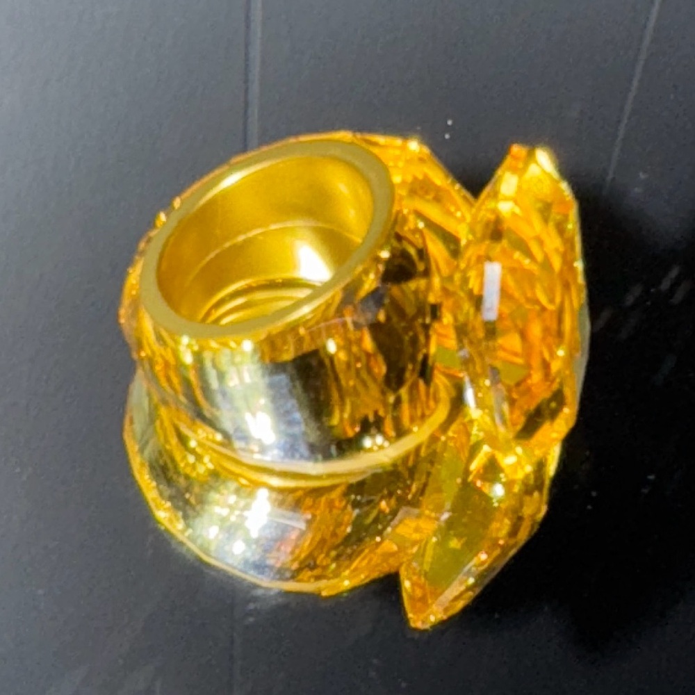 Lucent Octagon cut cocktail ring - Picture 6 of 8